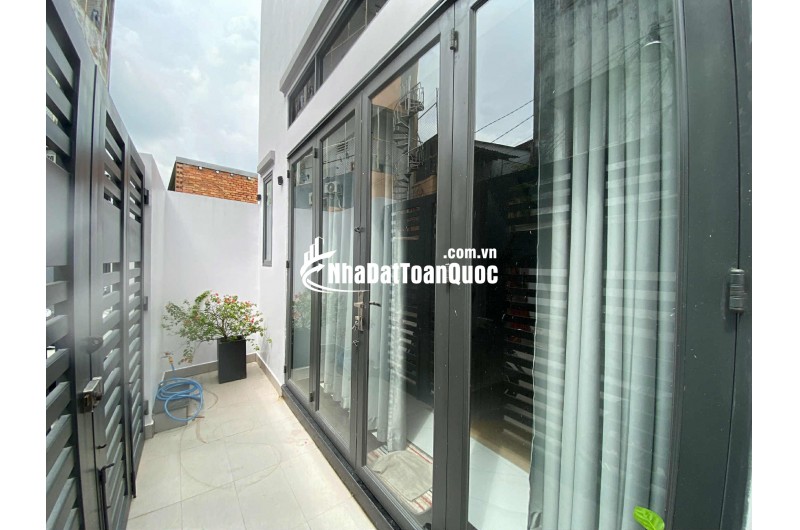 Bán nhà sát căn mặt tiền đường Tỉnh Lộ 10, DT 63m2, xây mới 1 trệt, 1 lầu